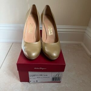 Salvatore Ferragamo Beige Heels